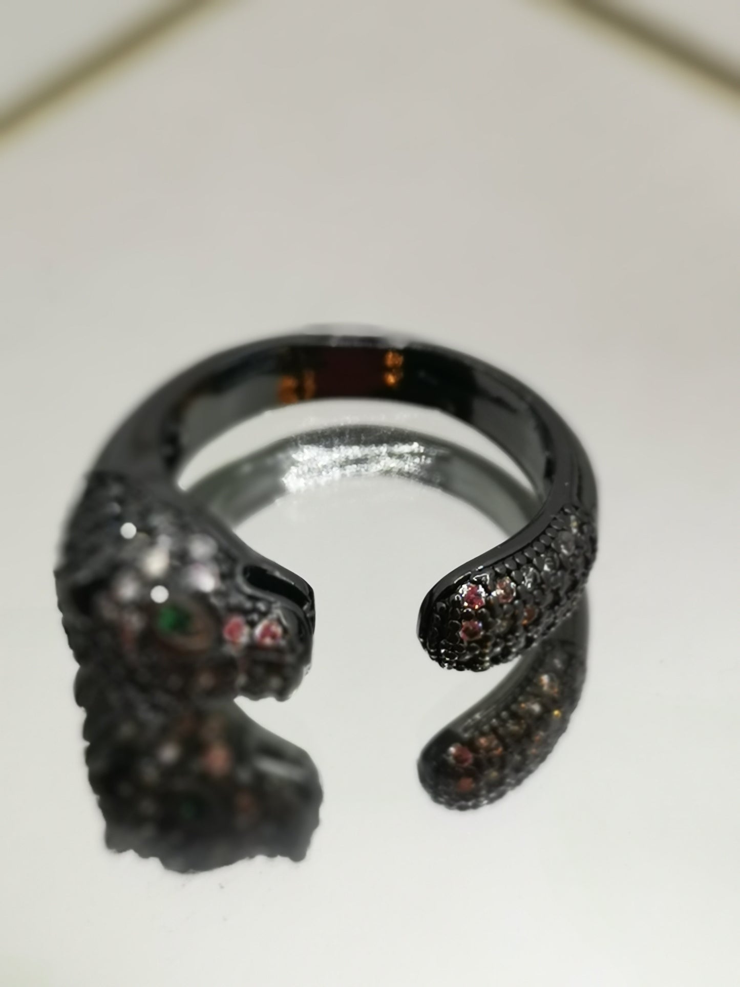 Anillo leopardo piedras negro